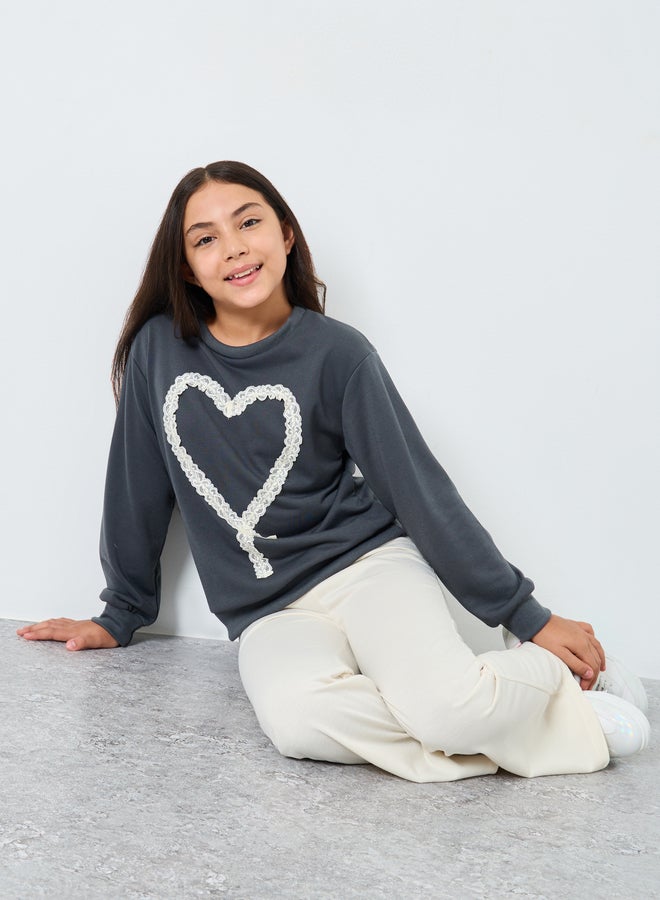 ستايلي طقم سويت شيرت دانتيل على شكل قلب للبنات وسروال واسع - Image 1