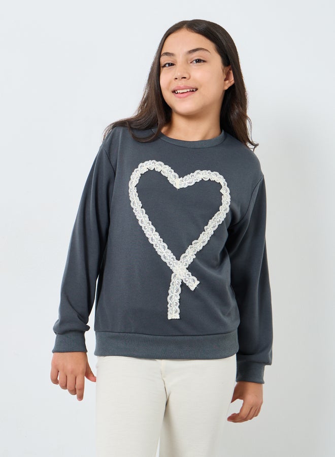 ستايلي طقم سويت شيرت دانتيل على شكل قلب للبنات وسروال واسع - Image 3