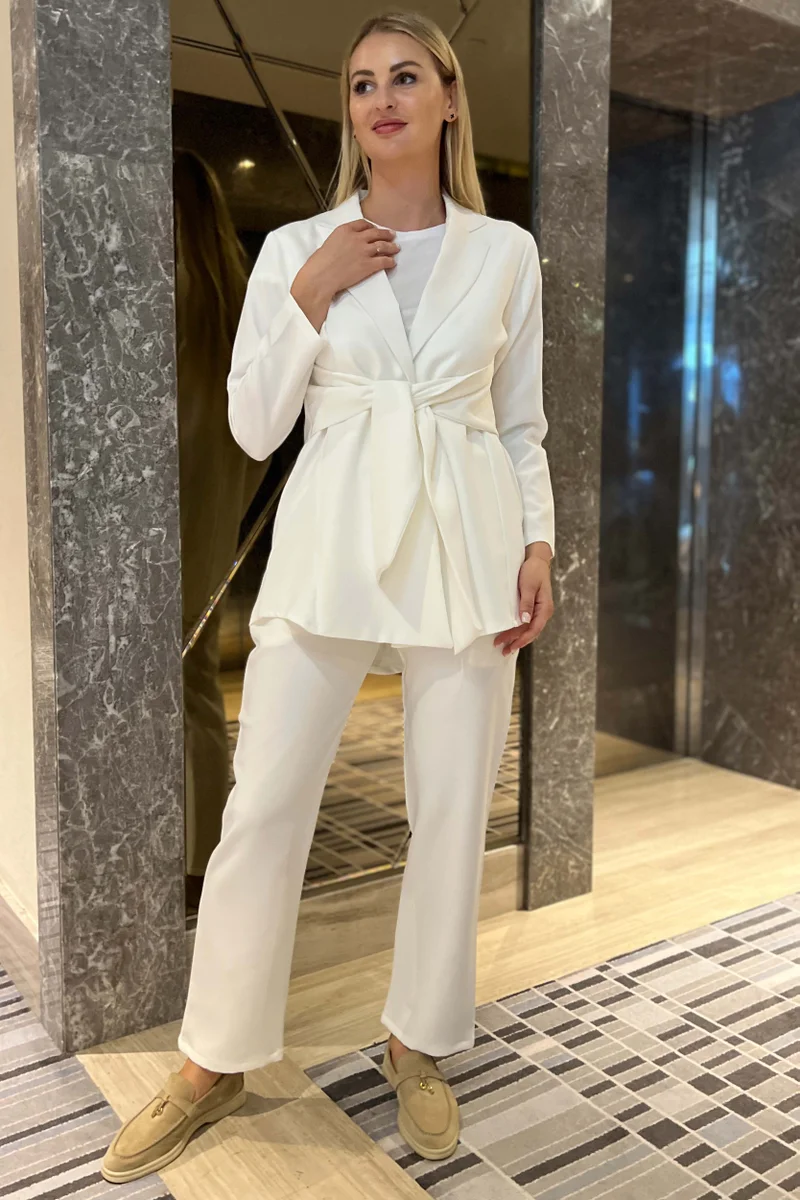 Moistreet Tie Detailed Barbie Crepe Fabric Blazer And Pants Set