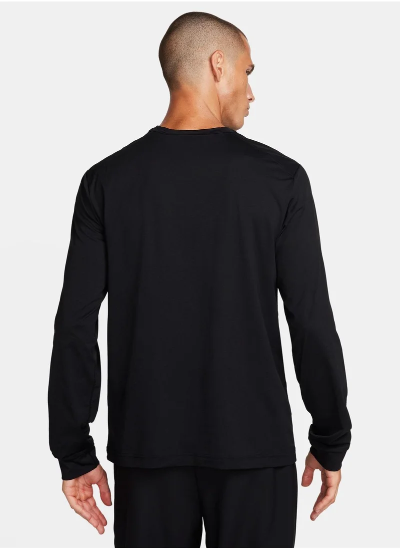 Nike Dri-Fit Track Club Heavy Verse Sweatshirt