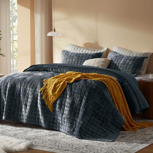 LEAONME Velvet Quilt Oversized California King-120''x120'', Lightweight Navy Blue Velvet Comforter Set with 2 Pillow Shams, Oversized Bedspread Coverlet Quilted Bedding Set for All Season - Image 2
