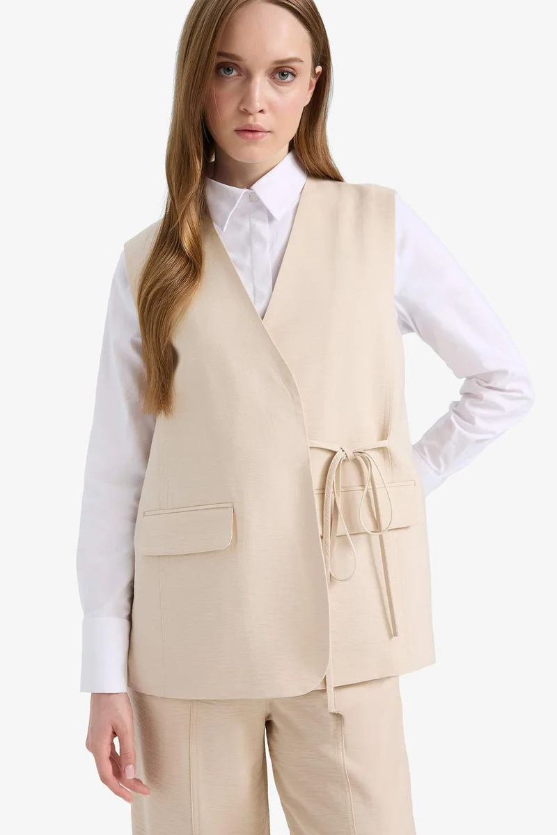 ديفاكتو V-Neck Vest