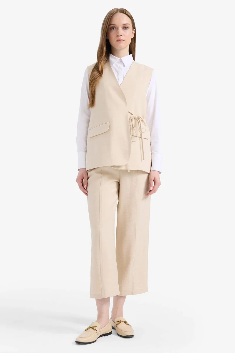 ديفاكتو V-Neck Vest