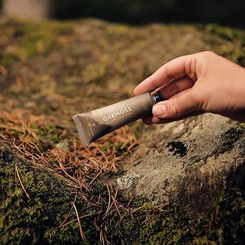 Scottish Fine Soaps Oakmoss Hand Cream 30ml Travel Size Nourishing Hand Cream with Shea Butter and Calming Oakmoss Scent - Image 4