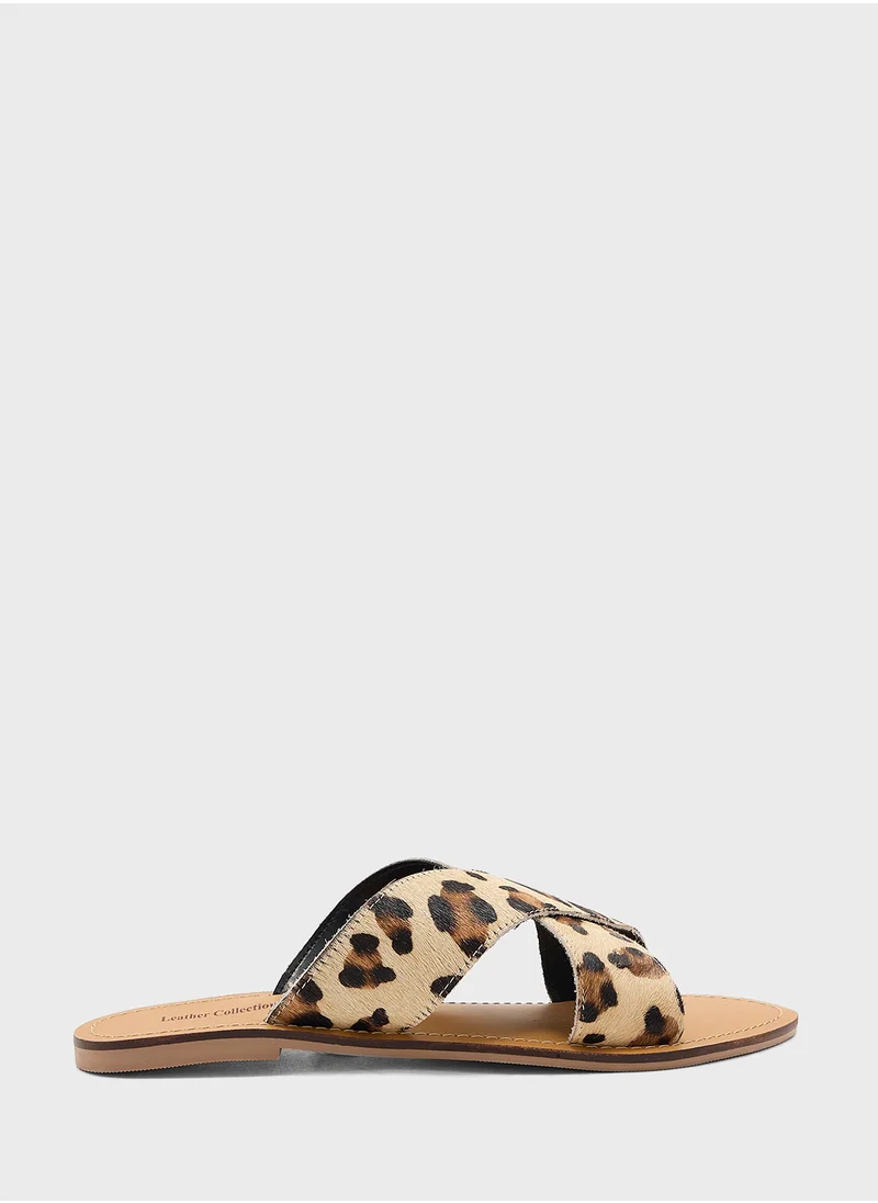 جينجر Printed Cross Strap Flat Sandal