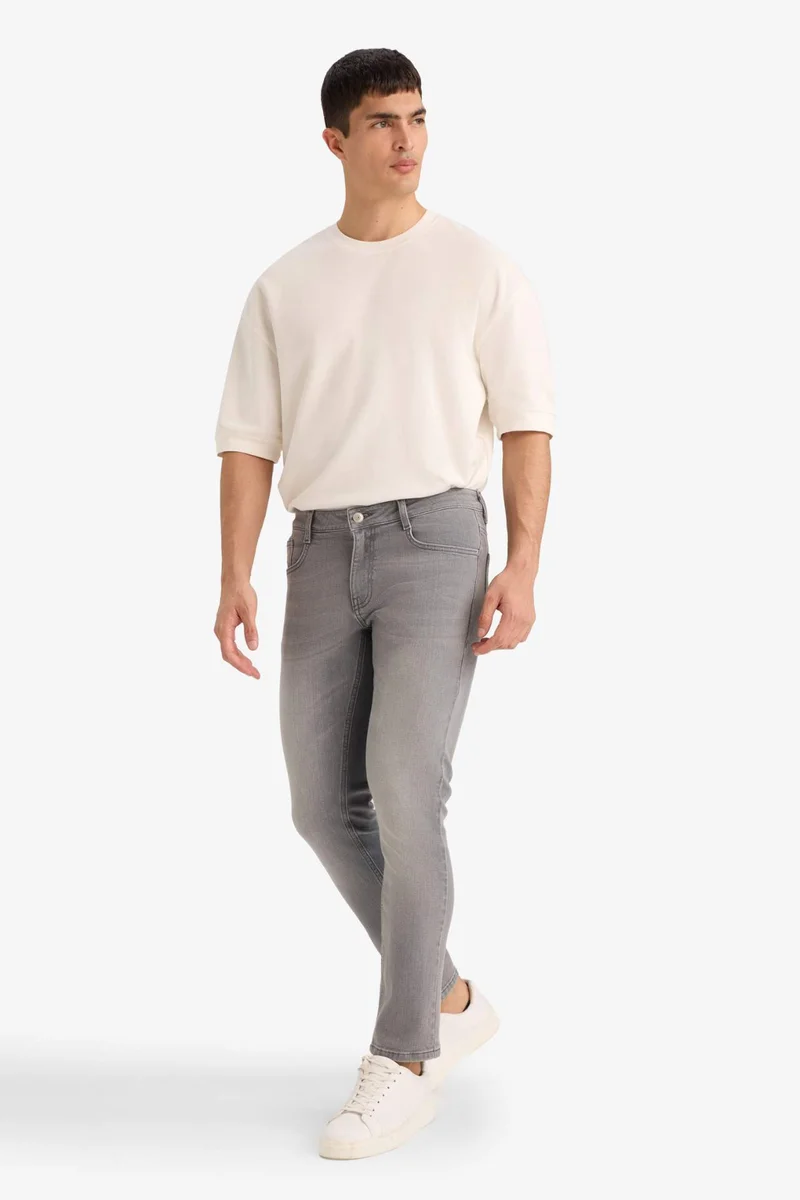 ديفاكتو Pedro Slim Fit Jeans