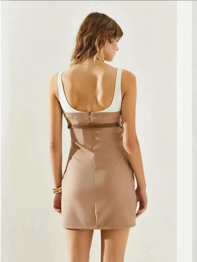 بيانكو لوتشي فستان لوتشي ميني ضيق بفيونكة