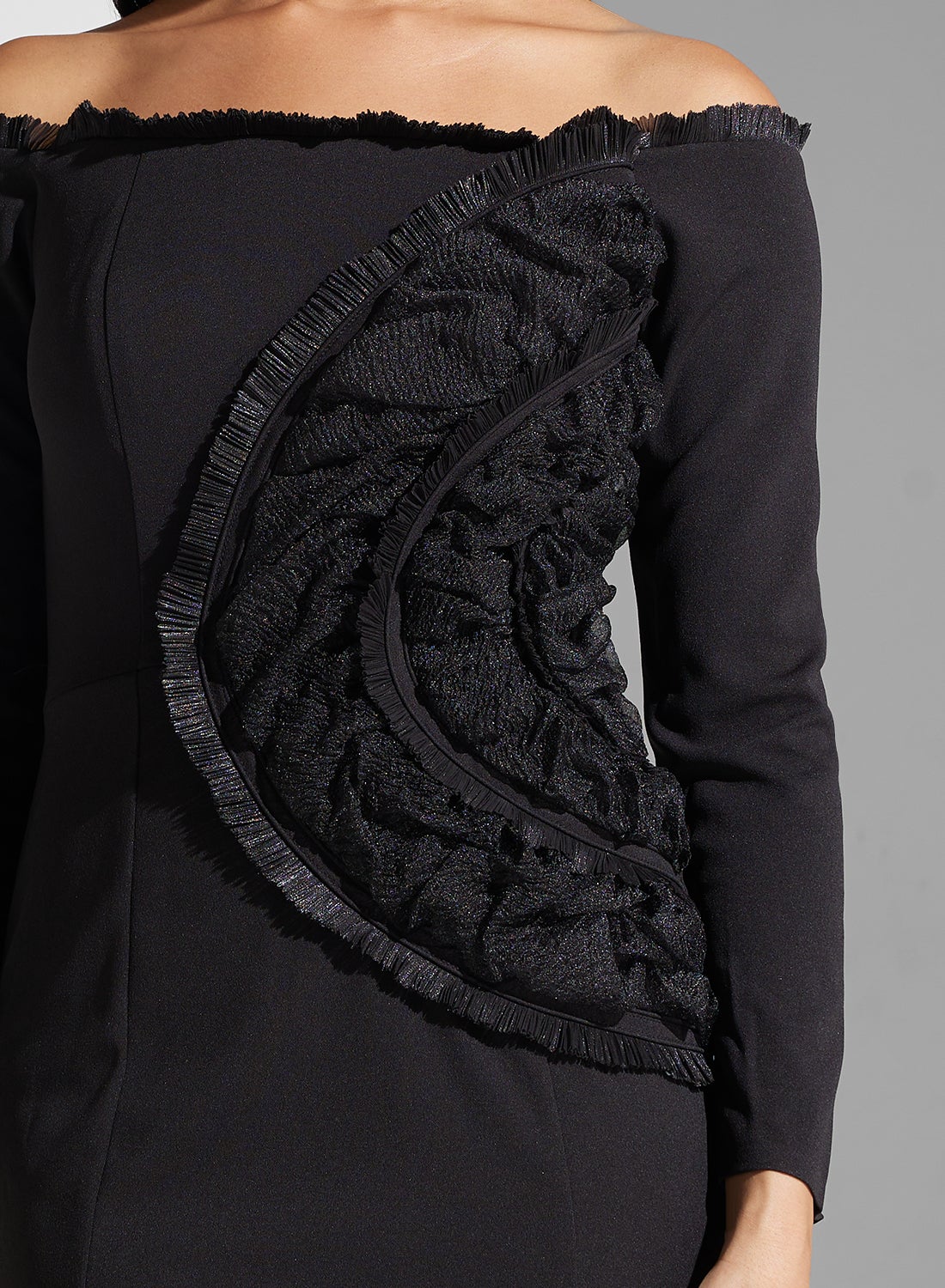 فستان كتف مكشوف بأربطة