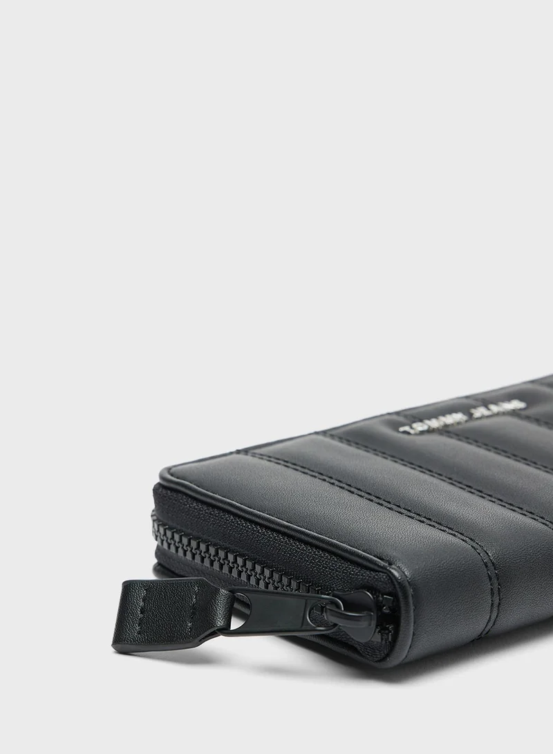 TOMMY JEANS Large Zip-Around Wallet