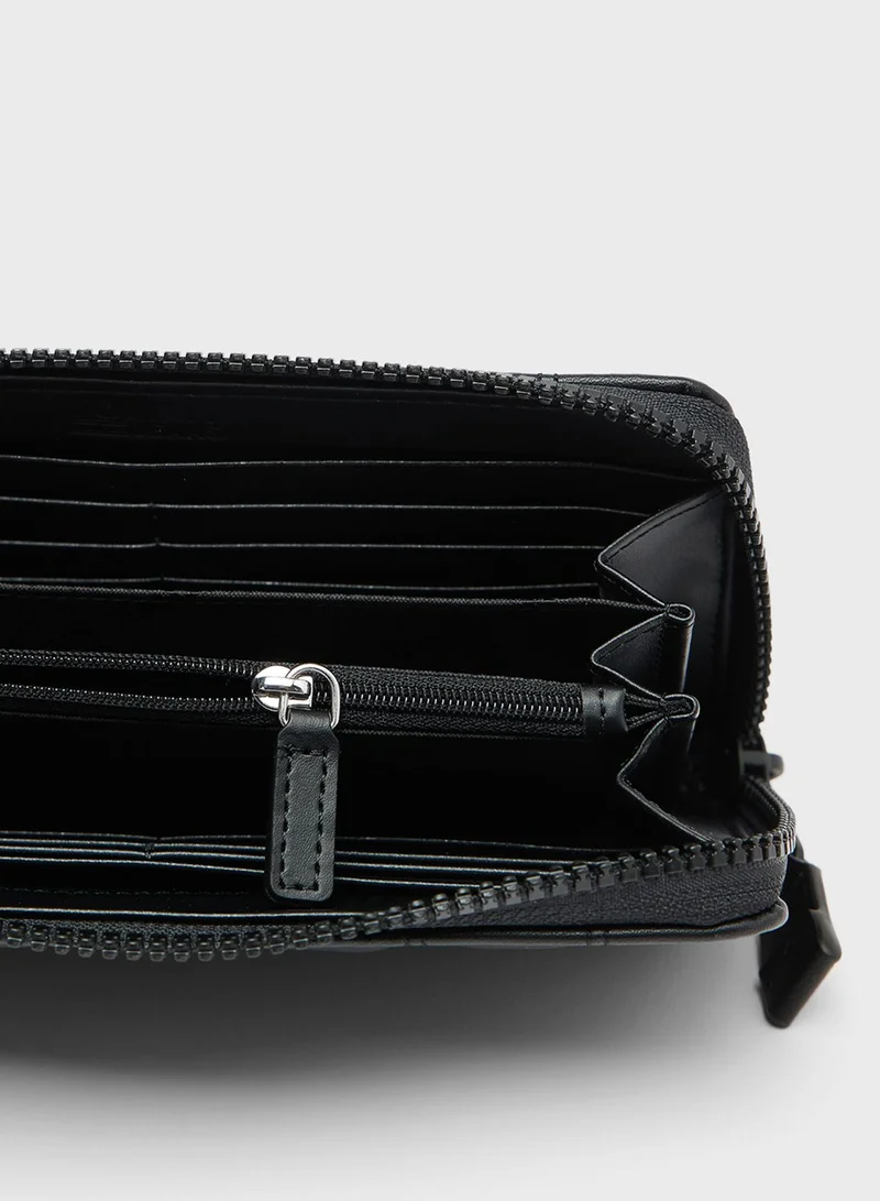 TOMMY JEANS Large Zip-Around Wallet