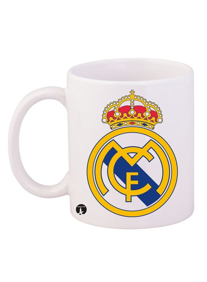 كوب ريال مدريد مطبوع بيد مصممة بشكل مريح مقاوم للحرارة ذو جدار سميك متين أبيض/أزرق/أصفر 11 أونصة