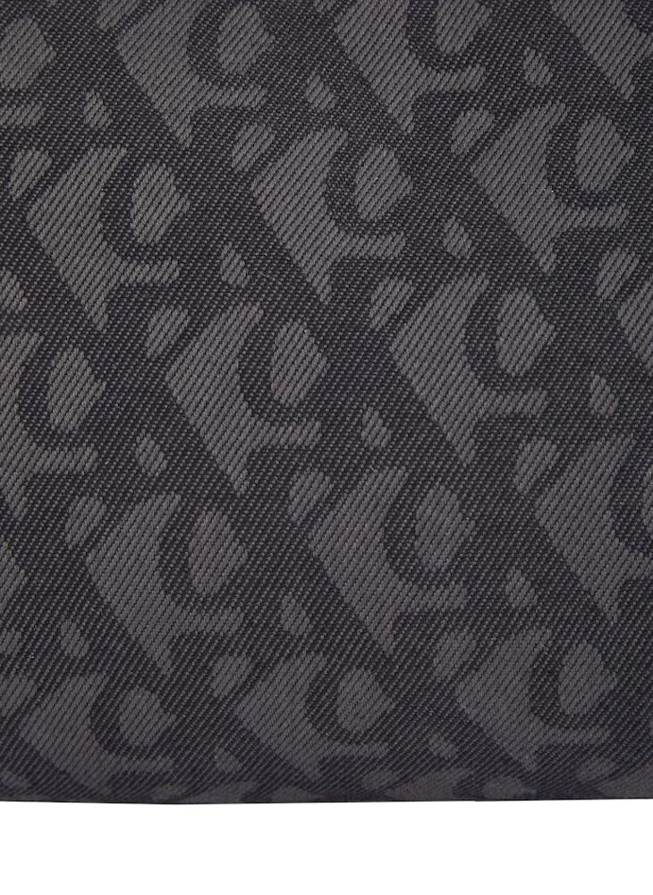 كالفن كلاين جينز حقيبة كتف بسحاب وتفاصيل شعار - Image 5