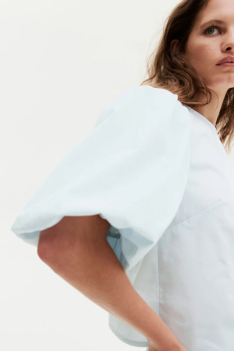 اتش اند ام بلوزة بأكمام منفوخة