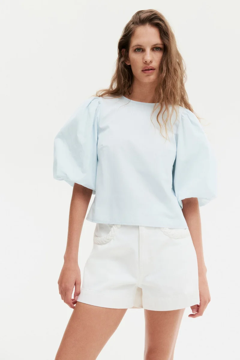 اتش اند ام بلوزة بأكمام منفوخة