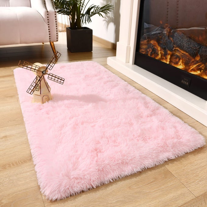 SOFT RUNNER RUG FOR BEDROOM LIVING ROOM PLUSH FLUFFY RUGS 2X4 FEET SHAG FURRY RUNNER RUG CARPET NON SHEDDING FOR NURSERY CHILDREN KIDS GIRLS ROOM HOME DECORATIVE PINK