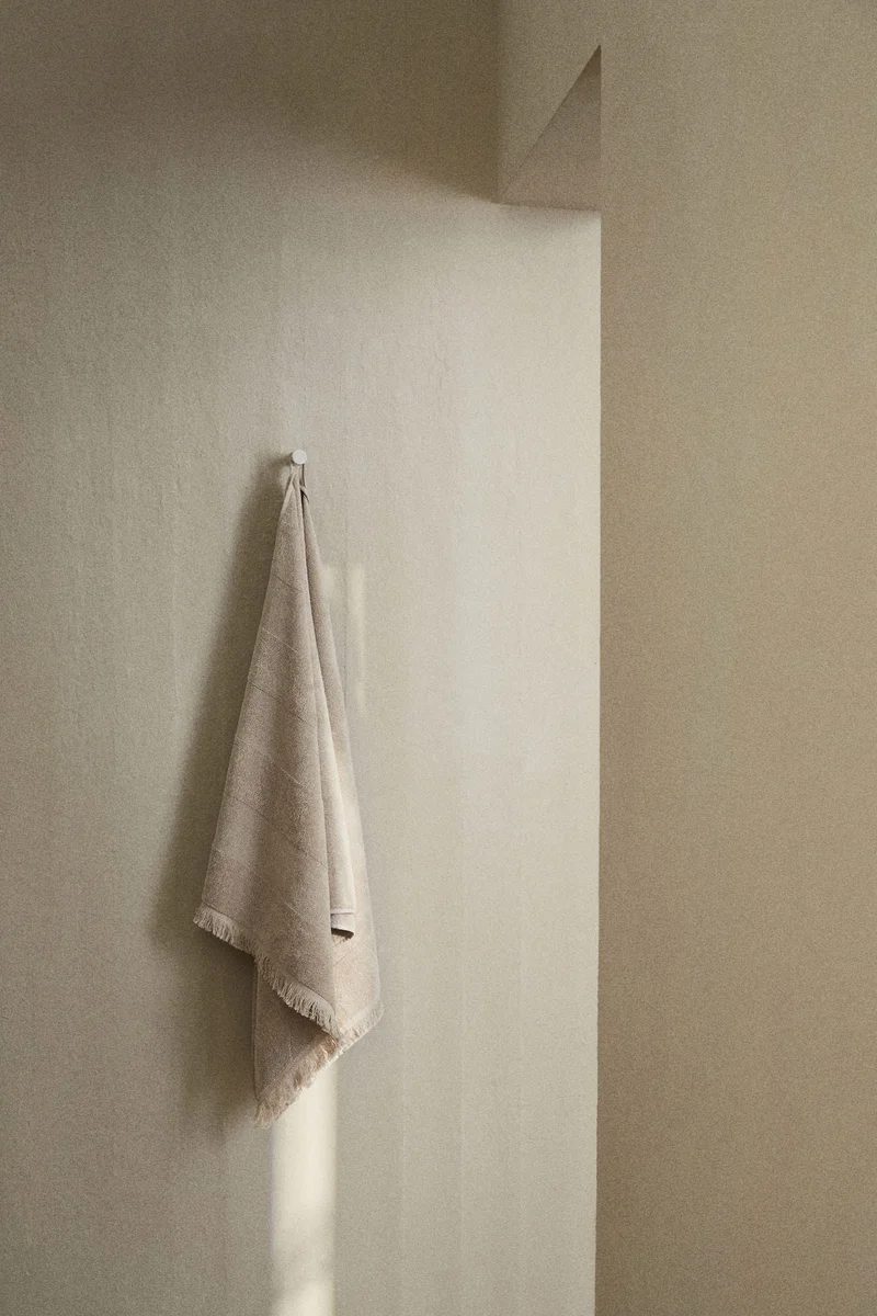 H&M Cotton terry bath towel