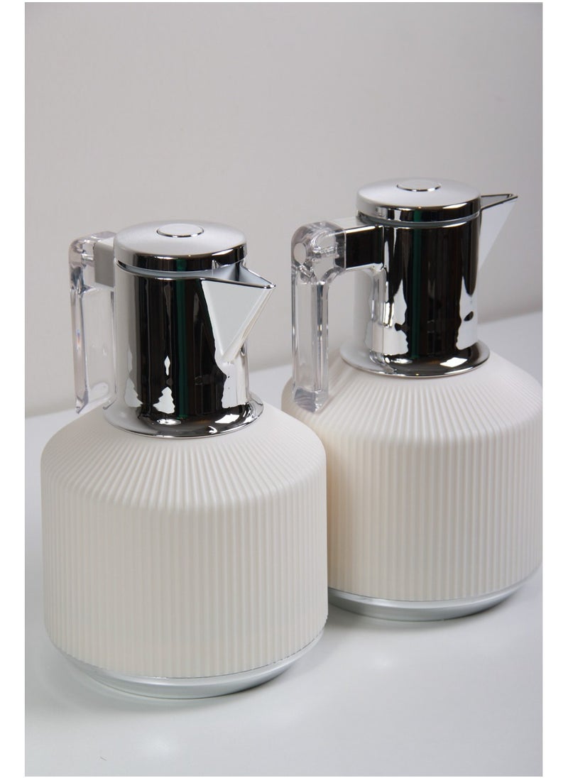 Generic - A set of thermoses, tea and coffee - Image 1