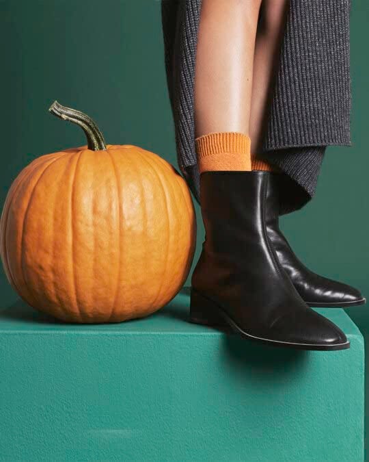 FALKE جوارب فالك النسائية الصوفية الدافئة، دافئة، مزيج ميرينو فيسكوز كشمير، بطول الطاقية، جوارب بوت خفيفة، ملابس عصرية، سوداء (أسود 3009)، 5-7.5، 1 زوج - Image 3