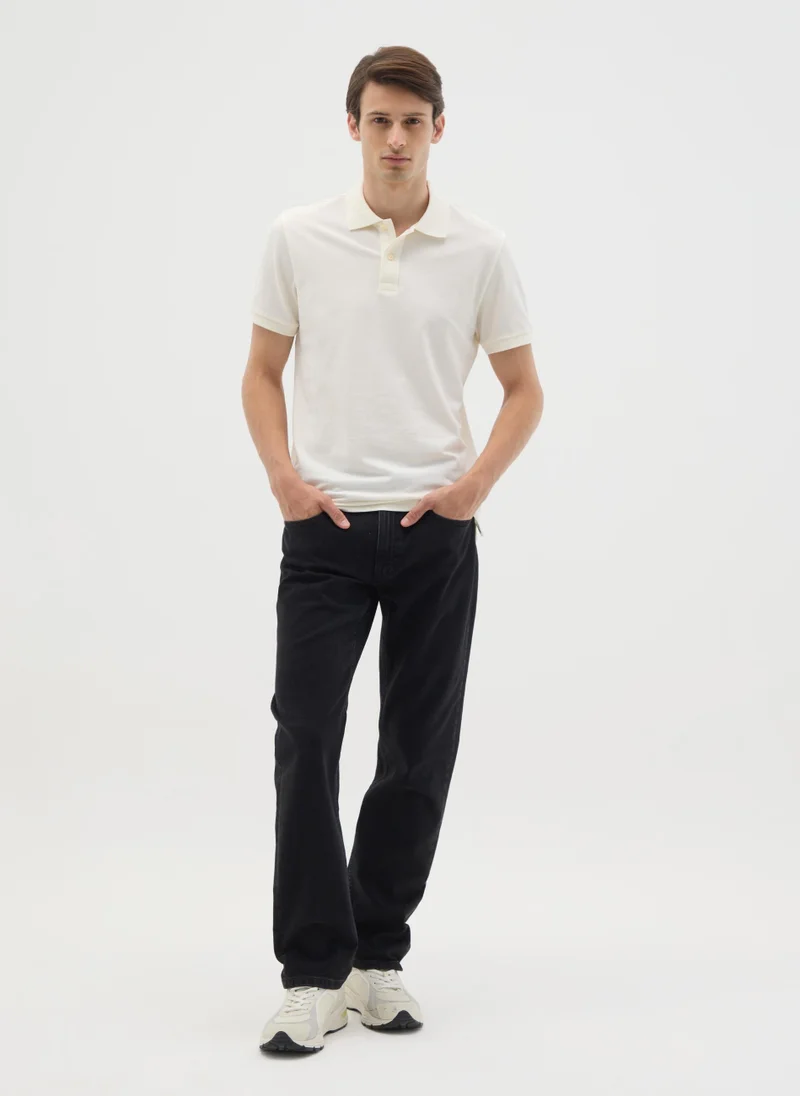 او في اس MEN'S BLACK REGULAR FIT DENIM JEANS