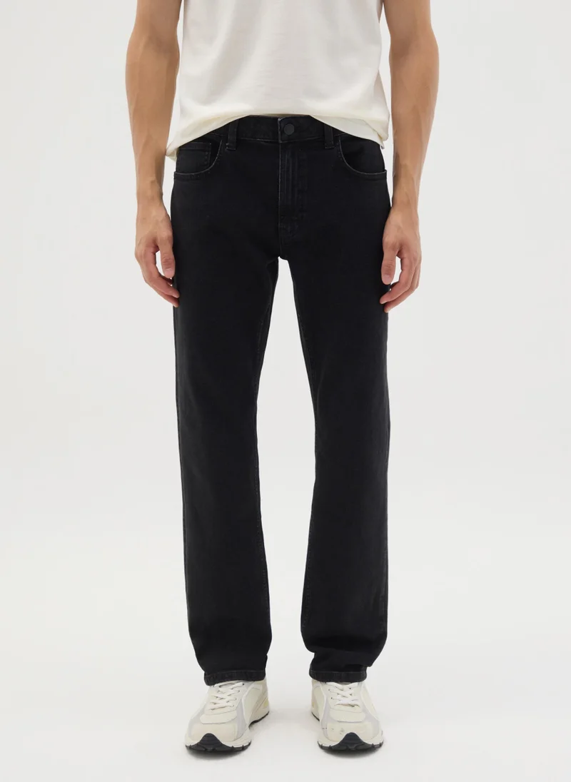 او في اس MEN'S BLACK REGULAR FIT DENIM JEANS
