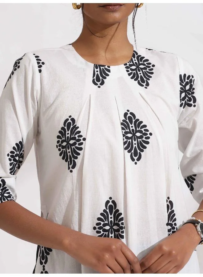 trueBrowns trueBrowns White Cotton Print Pleated Kurta Set