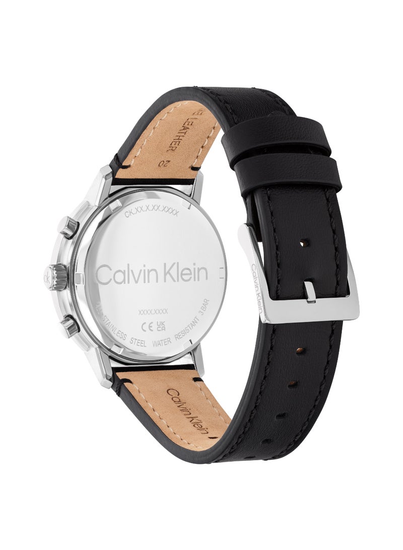 CALVIN KLEIN ساعة كالفن كلاين التناظرية متعددة الوظائف للرجال من مجموعة GAUGE مع حزام جلد أسود - 25200497 - Image 3