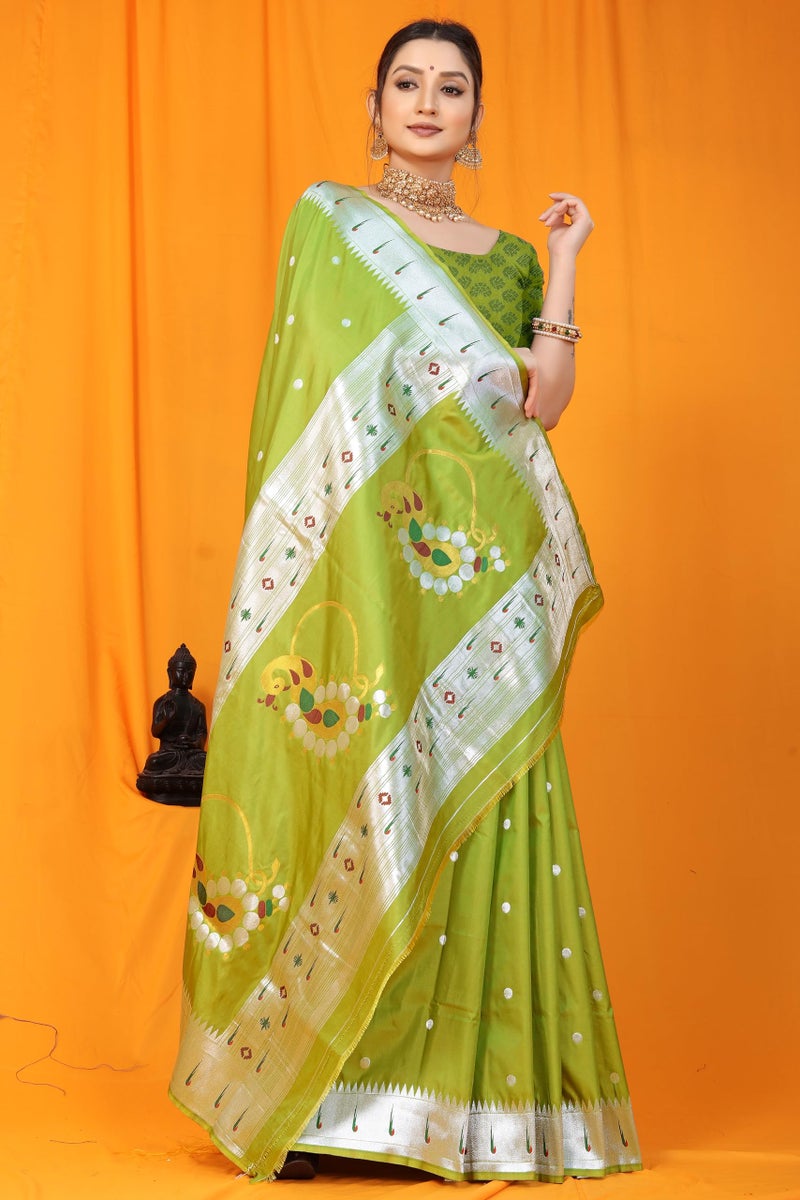 AMIRAT CLOTHING Women's Paithani Litchi Silk Saree With Unstiched Blouse Piece (Nath Paithani) (perrot Green) - Image 4