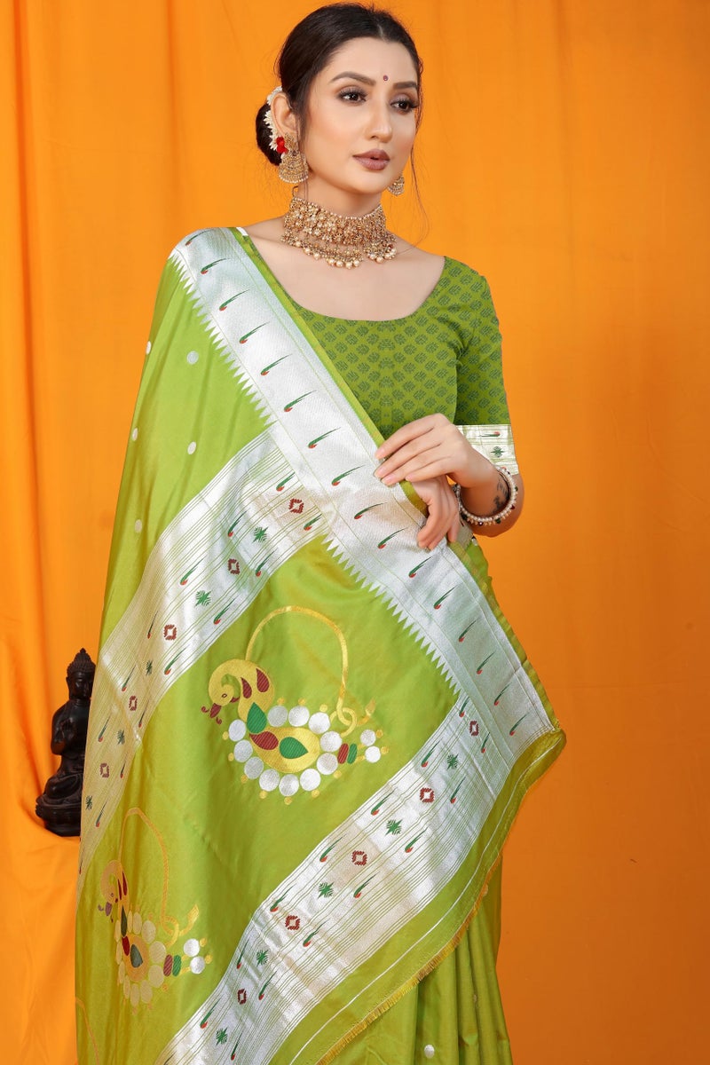 AMIRAT CLOTHING Women's Paithani Litchi Silk Saree With Unstiched Blouse Piece (Nath Paithani) (perrot Green) - Image 3
