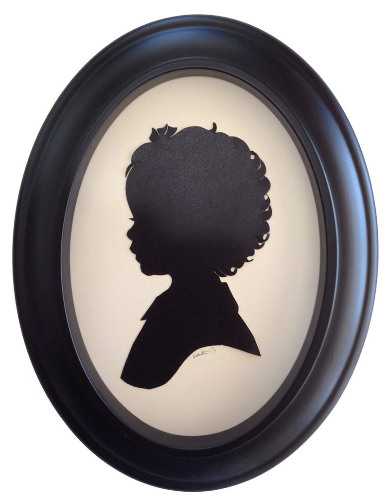 CUT ARTS Black Oval 5x7 Frame - Image 1