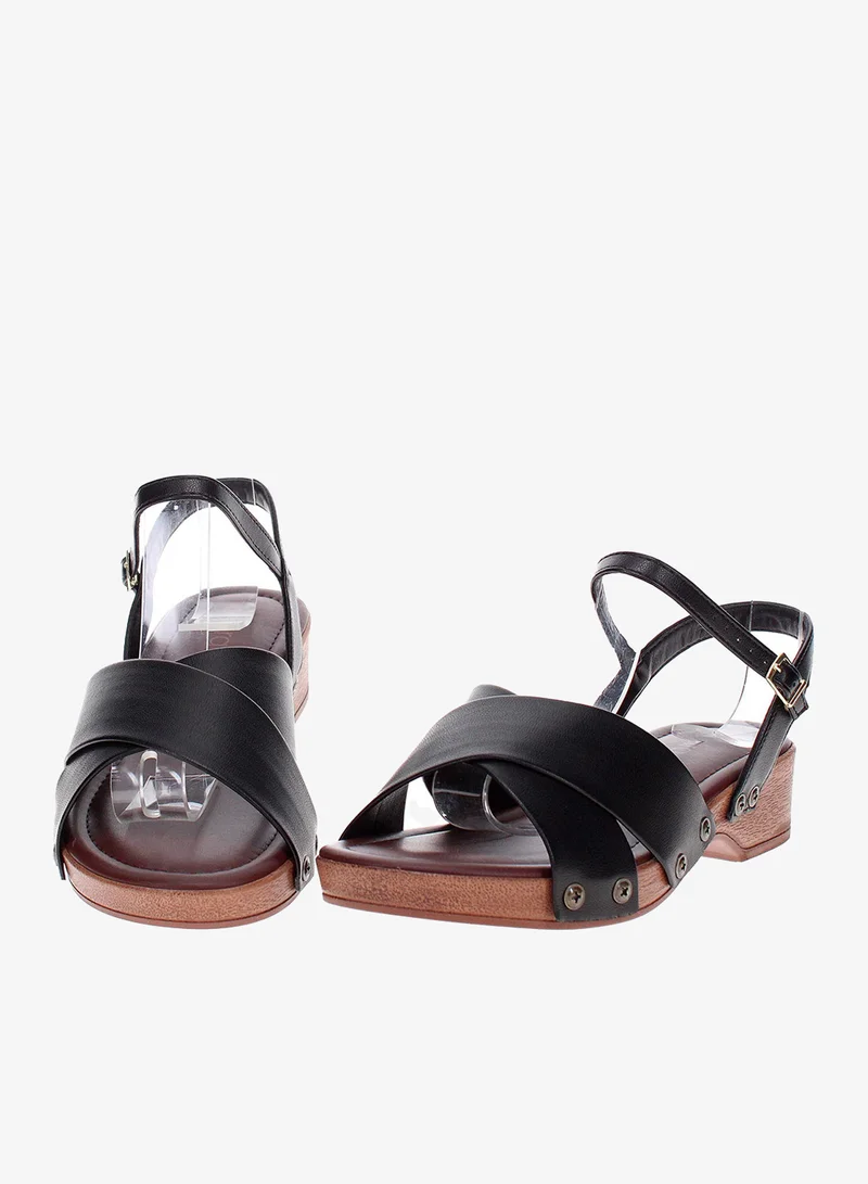 Beira Rio Black Beira Rio Women’s Flat Sandals with Back Strap – Secure Fit and Lightweight Daily Wear for Women | Best Price UAE