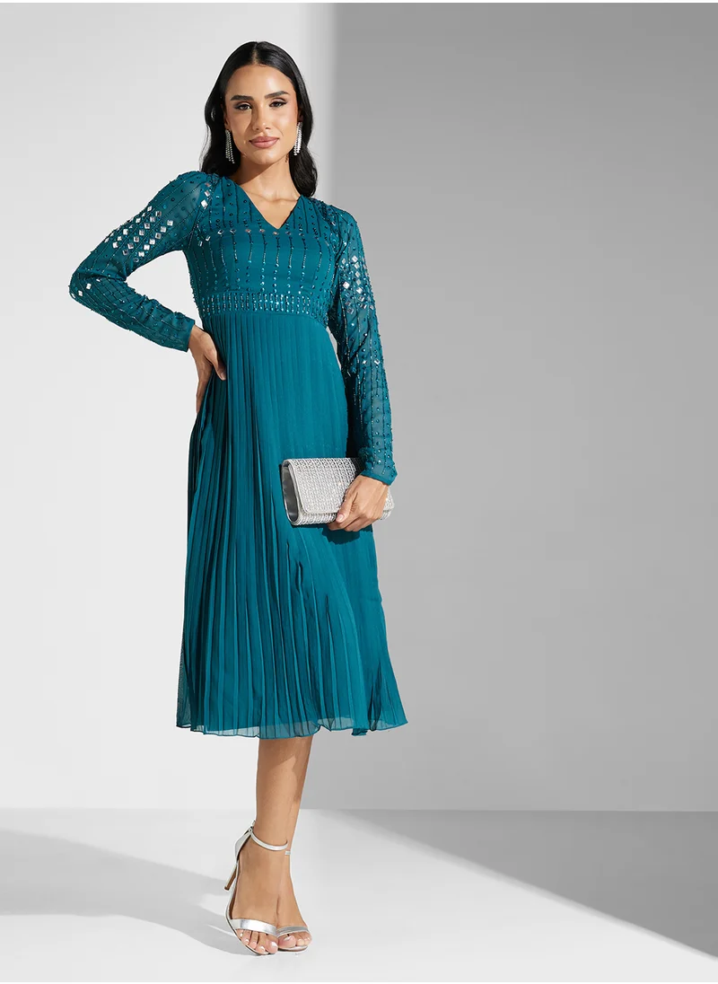 Amelia Rose V-Neck Embellished Mesh Detailed Dress