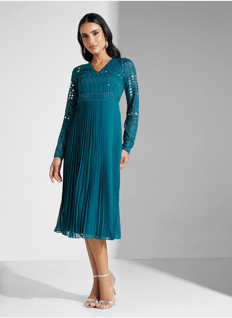 Amelia Rose V-Neck Embellished Mesh Detailed Dress  - Image 4