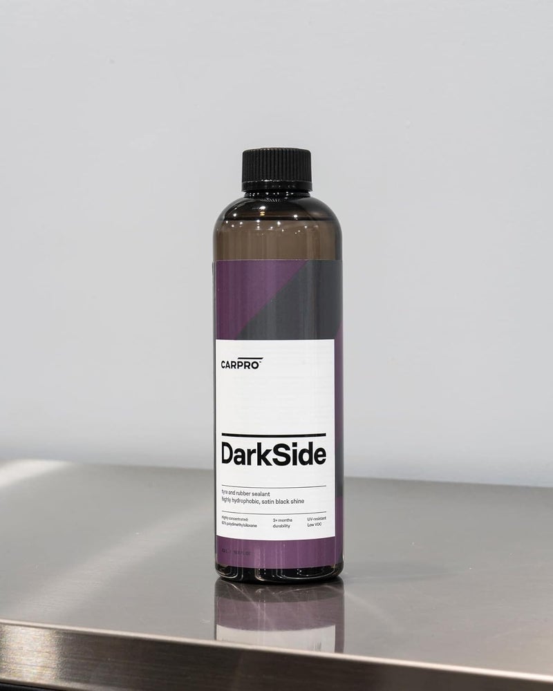 DarkSide - مانع تسرب الإطارات والمطاط، كاره للماء وذو تنظيف ذاتي، لمعان أسود ساتان، حماية من الأشعة فوق البنفسجية، يعيد إحياء المطاط الباهت والمتلاشي، جاهز للاستخدام - 500 مل (17 أونصة) - Image 3