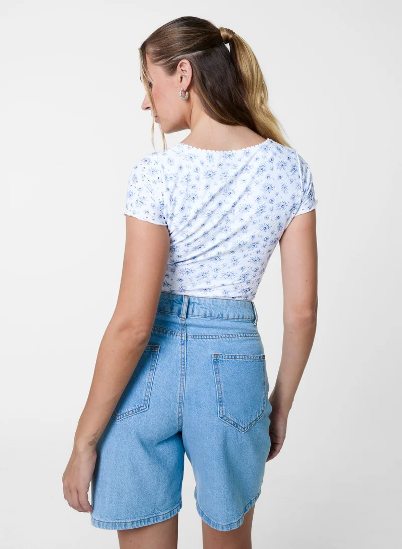 بينك فانيلا بلوزة قصيرة مطرزة بنقوش دقيقة