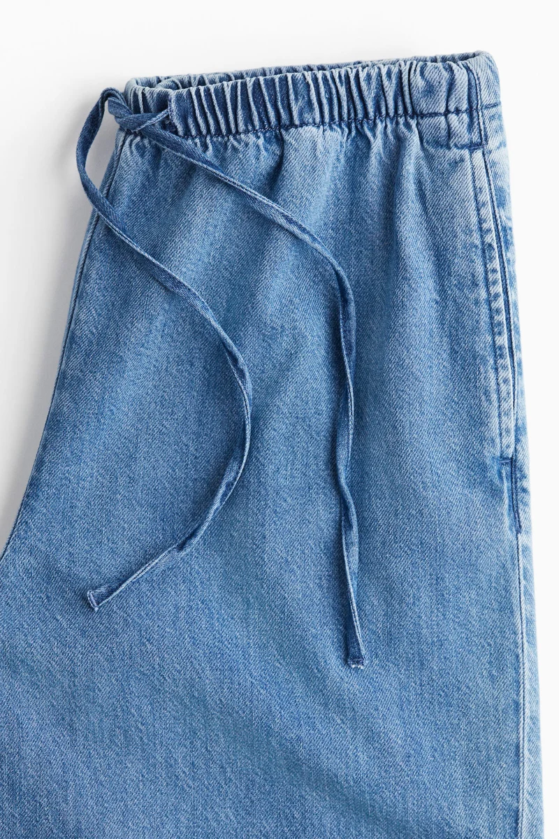 اتش اند ام بنطلون من الدنيم الناعم برباط