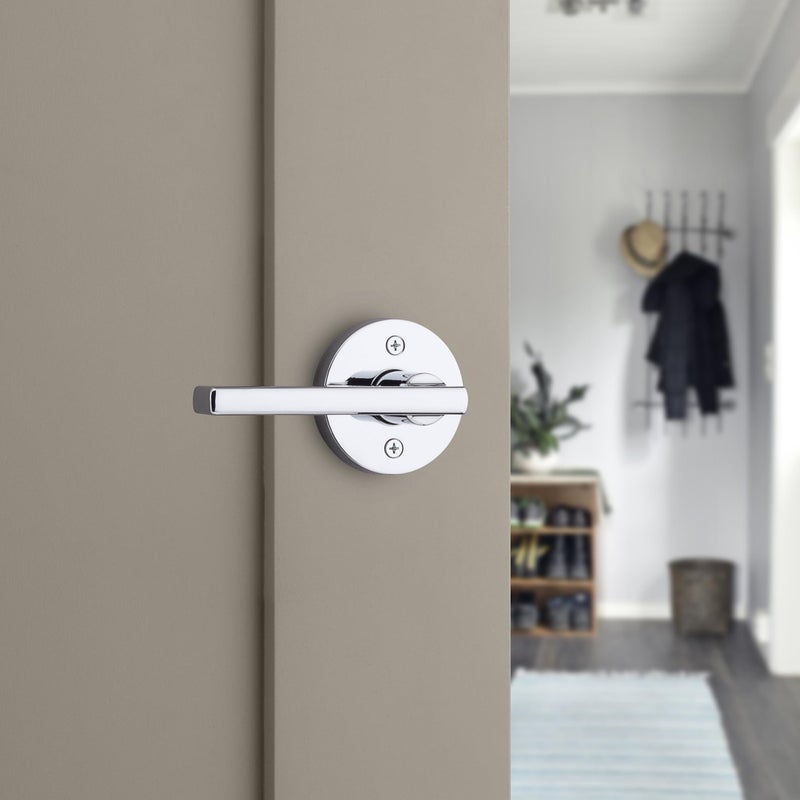 كويكسيت مقبض باب دائري من Kwikset Halifax للممرات الداخلية، مناسب لأبواب الخزائن والممرات، غير قابل للقفل، مصنوع من الكروم المصقول مع حماية Microban - Image 3