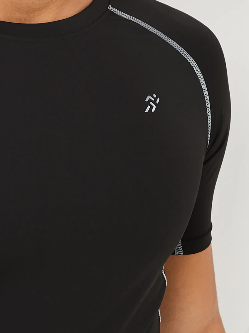 Styli Active Muscle Fit Active T-shirt with Contrast Stitch Detail