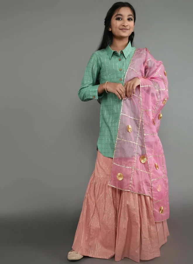 أيه كيه إس Green and Peach Lehenga Choli Set for Girls