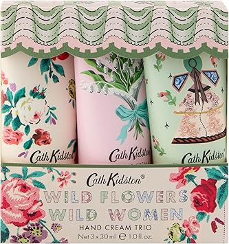 Cath Kidston كريم يد كاث كيدستون 30 مل × 3 غني بزبدة الشيا والجلسرين والزيوت الأساسية ثلاث عطور حجم سفر وصديق للنباتات مجموعة هدايا تجميلية لها مجموعة الزهور البرية والنساء البرية - Image 1