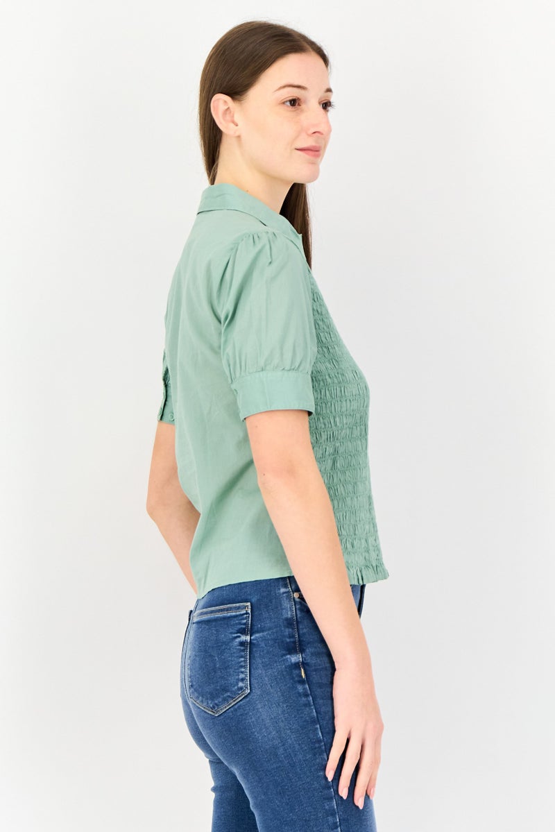 Levi's بلوزة نسائية بأكمام قصيرة ونمط مجعد وياقة منتشرة، ساج - Image 3