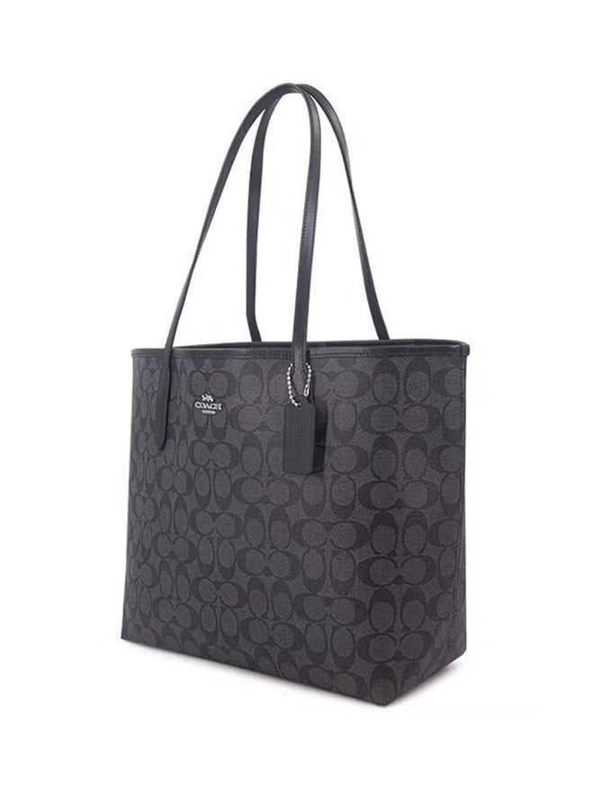 كوتش اوت ليت حقيبة توت COACH Town من قماش مميز - Image 2