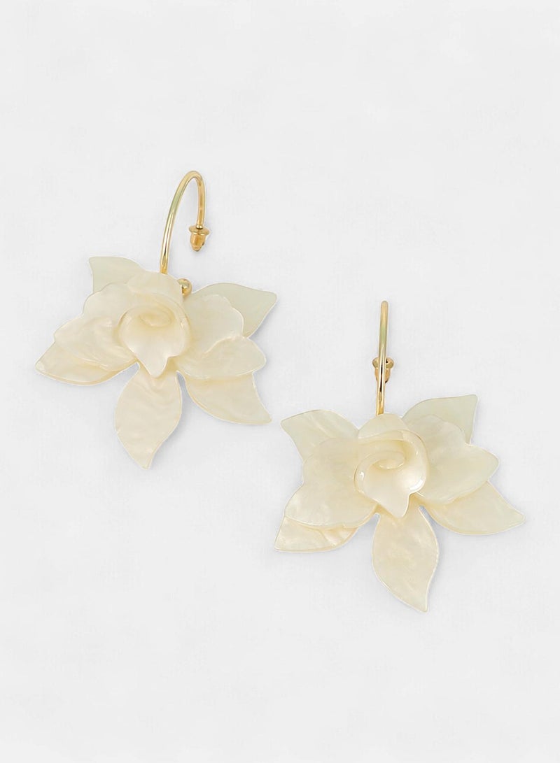 SOHI Women The La-Flora Hoop Earrings | Ivory White & California  Colour | One-Size | Metallic Acrylic & Alloy Material | Push Back Closure | Earrings For Casual & Evening Wear - Image 4