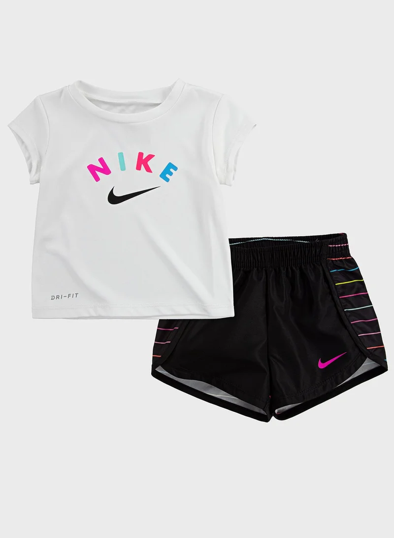 Nike Infant Shorts Set