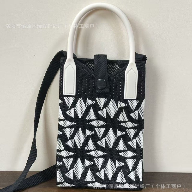Fashionable Knitted Crossbody Bag for Women - Image 4