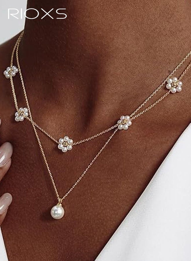 ريوكس طقم قلادات لؤلؤية زهرية للنساء، قلادات لؤلؤية رقيقة مطلية بالذهب عيار 14 قيراط للسيدات، قلادات لؤلؤية أنيقة على شكل زهرة الأقحوان، هدايا قلادات ذهبية، طقم قلادات لؤلؤية بسيطة وعصرية، مجوهرات عصرية للحفلات، حفلات التخرج، المواعيد الغرامية، أعياد الميلاد والمزيد. - Image 3