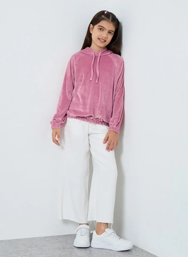 ستايلي هودي سادة بمظهر مخملي مع أربطة وحواف مطاطية