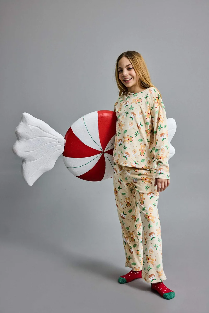 ديفاكتو Girl Christmas Themed Velvet Top Bottoms 2 Piece Pyjamas Set