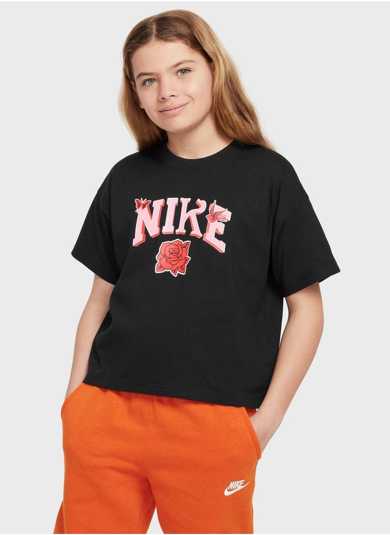 Nike - Youth Nsw Boxy Varsity T-Shirt - Image 1