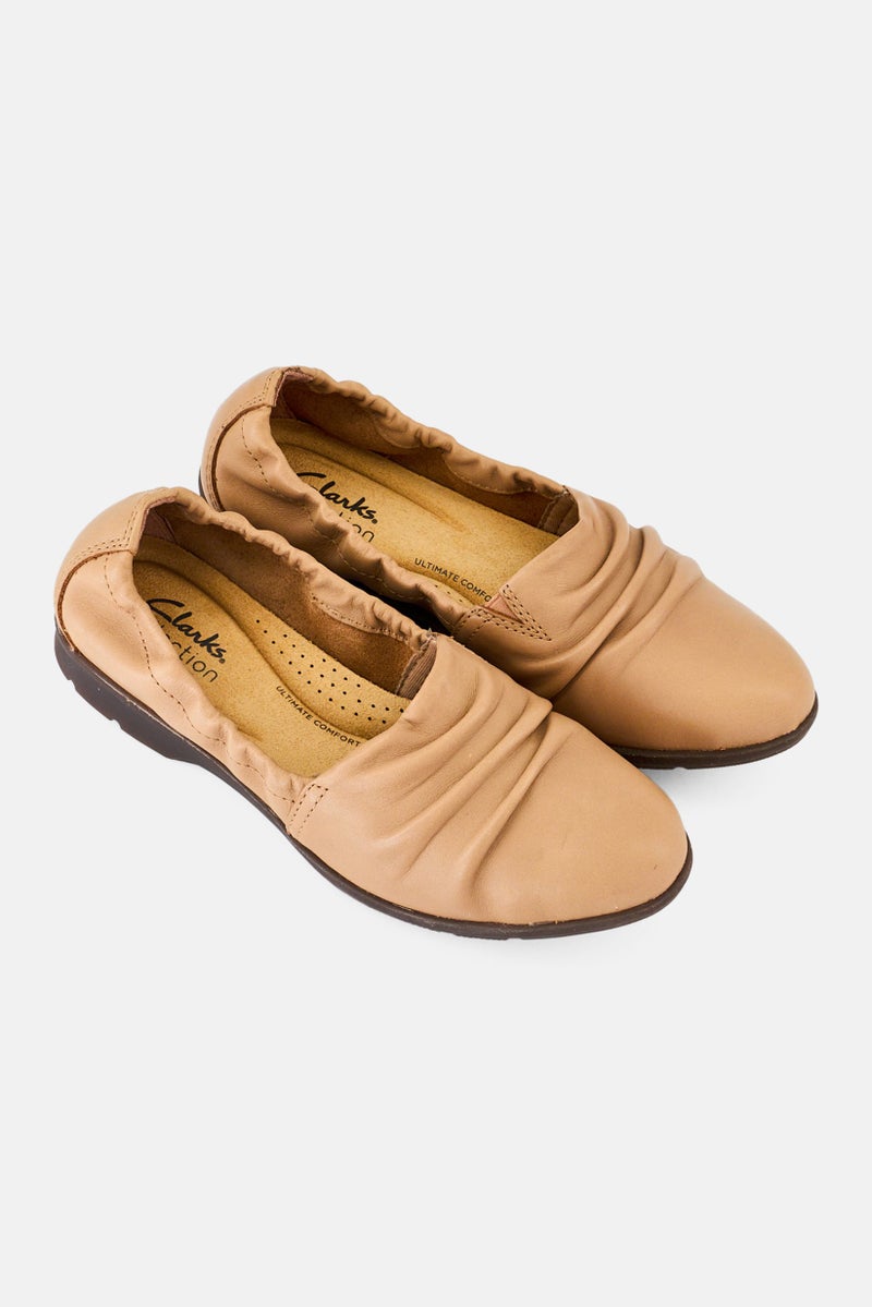 clarks Women Wide Fit Jenette Ruby Casual Shoes, Light Tan - Image 2