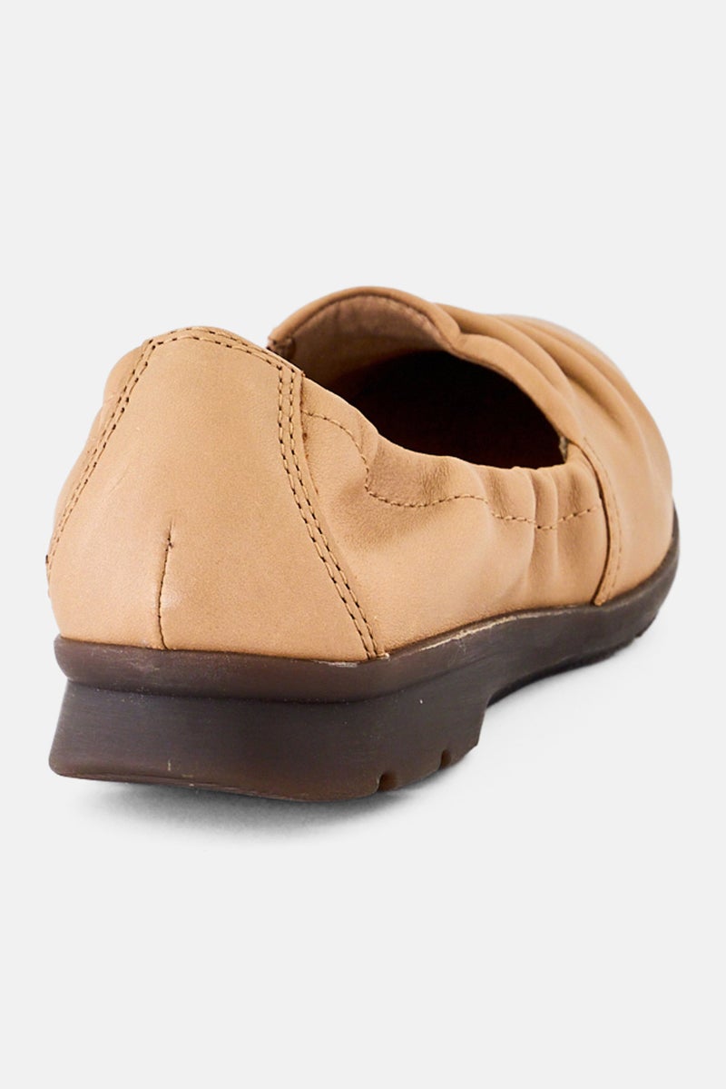 clarks Women Wide Fit Jenette Ruby Casual Shoes, Light Tan - Image 3
